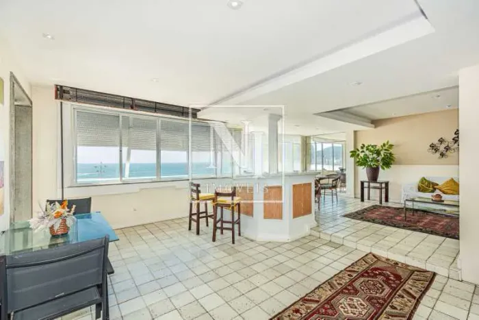 APARTAMENTO 4 QUARTOS no Bairro de Copacabana
