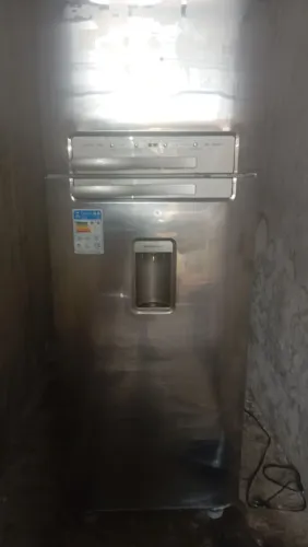 Geladeira Frost Free Electrolux frente inox