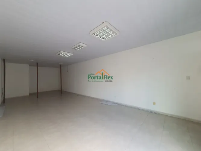 Loja á locação em Parque Residencial Laranjeiras - Serra/ES