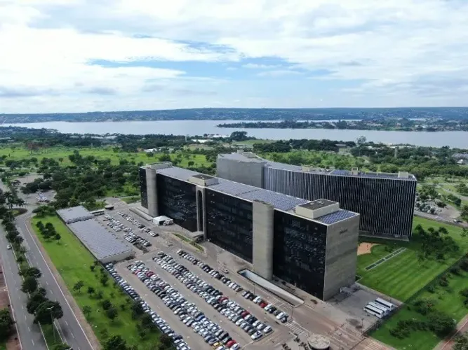 VAGA DE EMPREGO - ANALISTA DE LICITAÇÃO