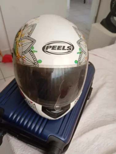Vendo capacete semi novo
