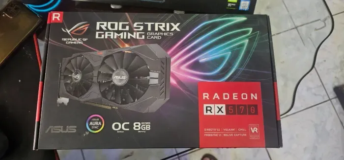 Placa de video RX 570 ROG Strix 8GB Muito Nova - Na caixa