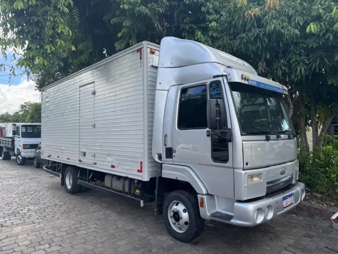 Ford Cargo 816 2013