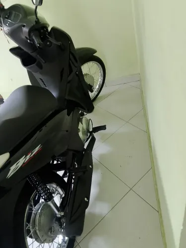 Moto novíssima 