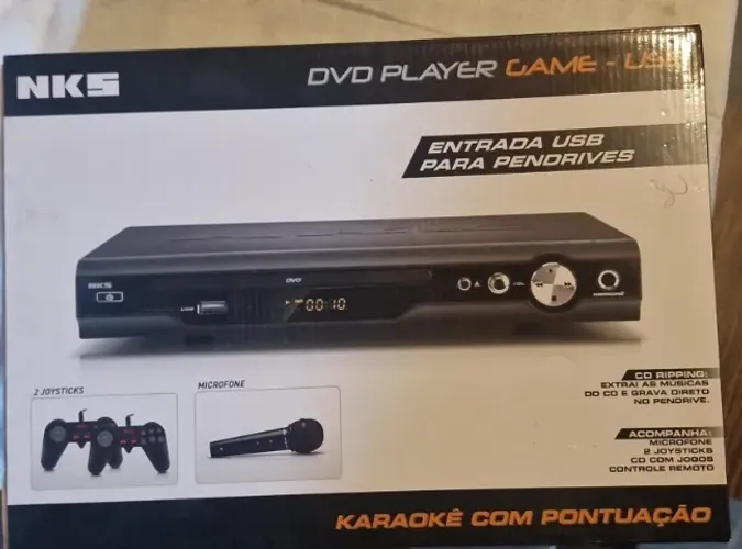 KARAOKE GAMER COM PONTUAÇÃO, Microfone e e 2 Joysticks com CD de Jogos