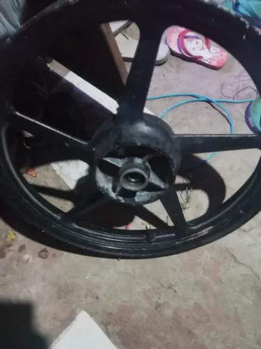 Aro trazeiro da moto Twitter top