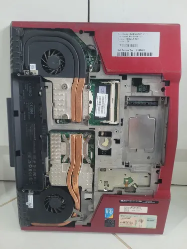 Sucata / Carcaça Alienware M15x Nebula Red para retirada de peças liga mas nao da video