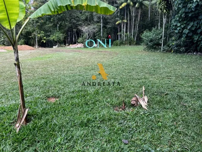 Venda de Terreno, por R$ 2.8 milhões, no condomínio ONI Araras em Araras.