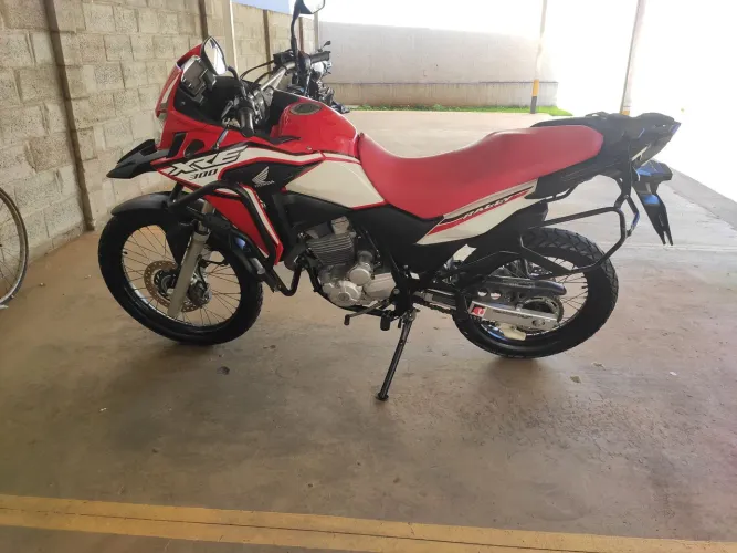 Vendo Honda XRE 300 ano 2021