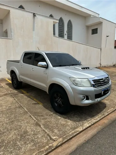 Toyota Hilux CD SRV 4X4 2.7 Flex 16V Aut. 2014