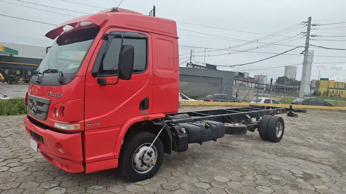 Accelo 815 Raridade