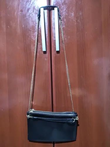 Bolsa Forever 21 Preta com Corrente Dourada - Excelente Estado