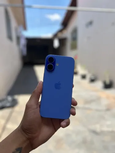iPhone 16