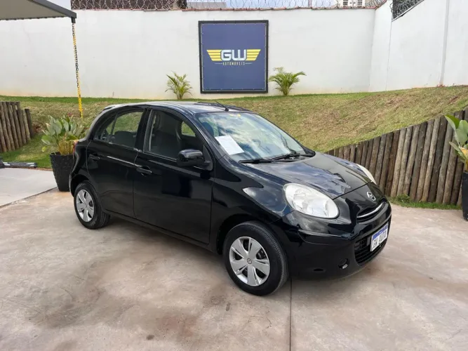 Nissan March S 1.0 16V Flex Fuel 5P 2013