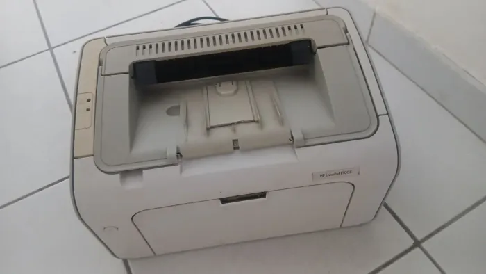 Impressora HP LASER JET P1005 com TONER