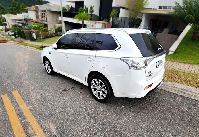 Mitsubishi Outlander Phev (hybrid) 2.0 16V 4X4 Aut. 2015