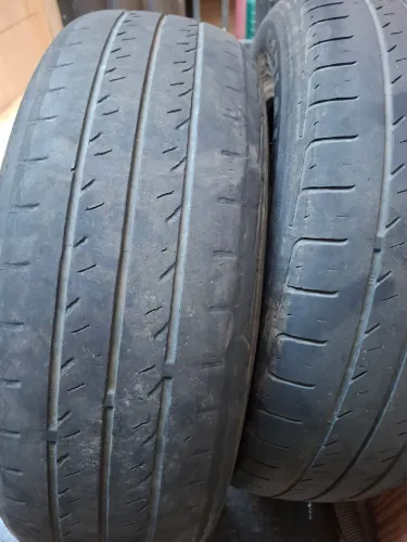 Vendo 2  Pneus 15