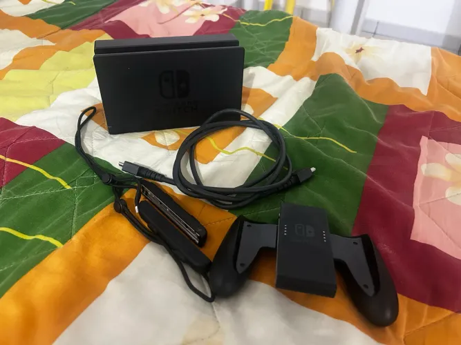 Nintendo Switch 1 + Cartão SD 125GB