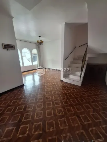 SOBRADO COMERCIAL E RESIDENCIAL - 4 DORM, 2 SUÍTES