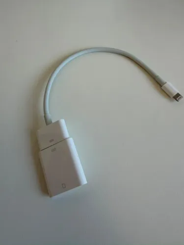 Kit Adaptadores Apple Originais: Leitor SD (A1362) + Cabo Lightning p/ 30 Pinos (A1450)