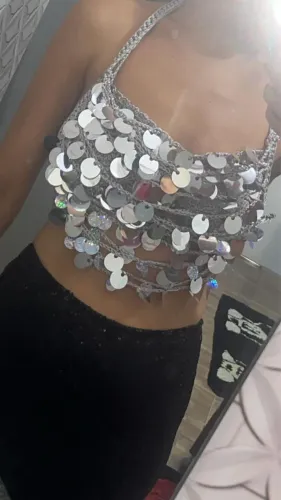 Top e Sobretudo de crochê com paetês