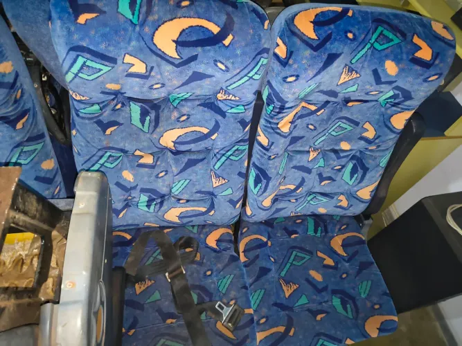 Bancos de ônibus cometa 300$