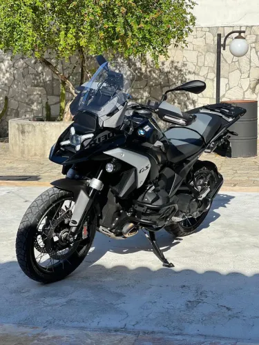 Gs 1300 triple black