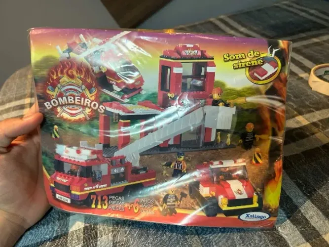 Lego Xalingo Bombeiros 713 peças Seminovo