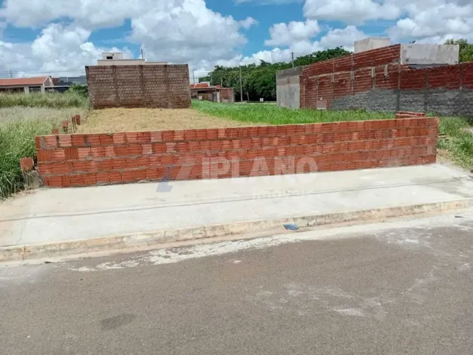Venda de Terreno / Padrão na cidade de Ibaté
