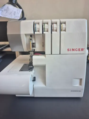 Overlock singer 
