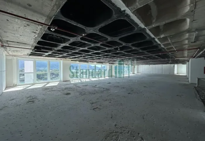 CONJUNTO DE SALAS COMERCIAIS NO LEBLON.