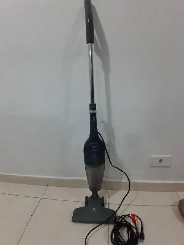 Aspirador Vertical Electrolux STK14 1450W 127V - Semi Novo na Caixa