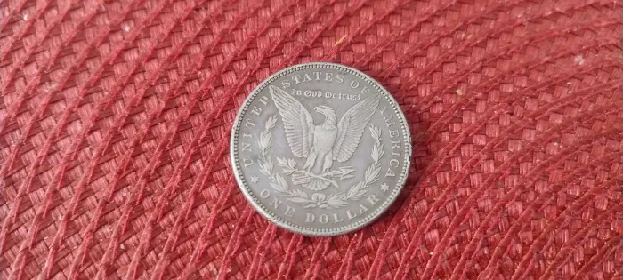 Moeda de prata de 1 Dólar antiga