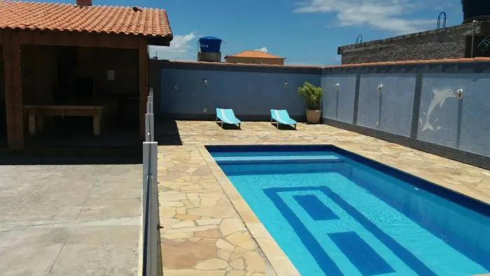 casa c/piscina na rua da praia e duas ruas da lagoa de figueira arraial do cabo