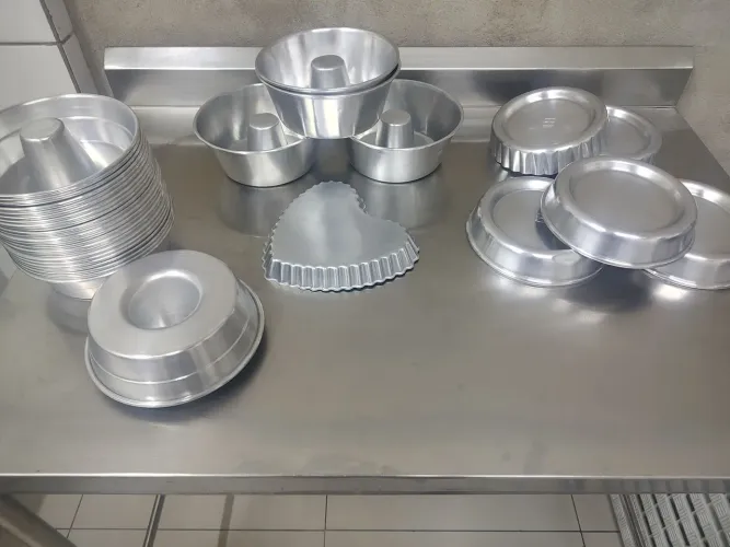 Formas de Alumínio para Bolo e Torta - Lote com + de  30 peças
