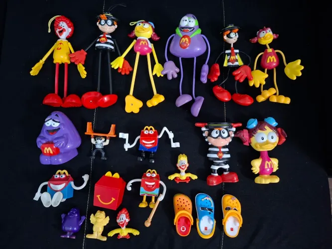 Linda coleção de Brindes do McDonald's.