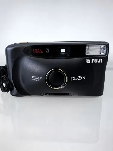 Câmera Analógica Fujifilm DL-25N Focus Free com Flash