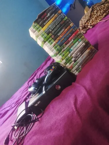 Vendo Xbox 360,desbloqueado com 28 jogos