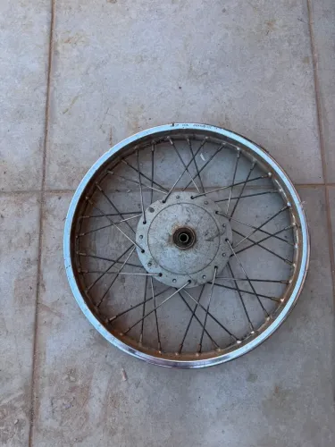 Roda dianteira da titan 