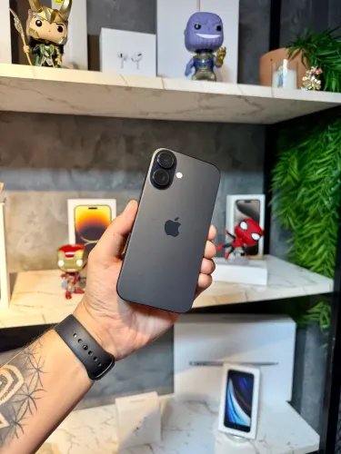 iPhone 16 128GB Preto