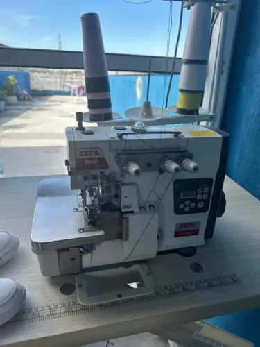 Máquina overlok