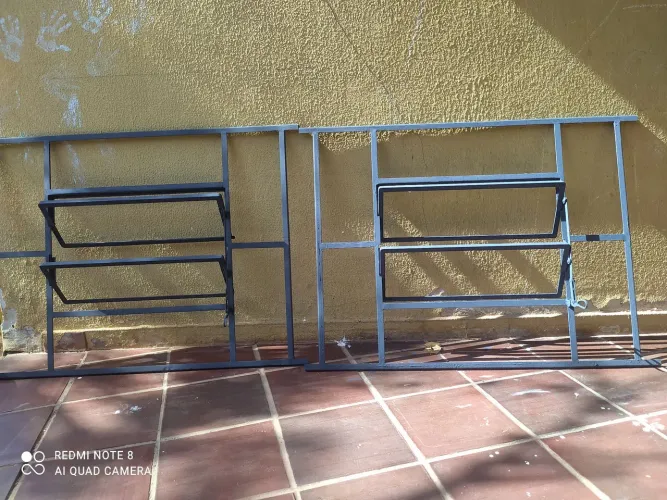 Vendo 2 janelas usadas