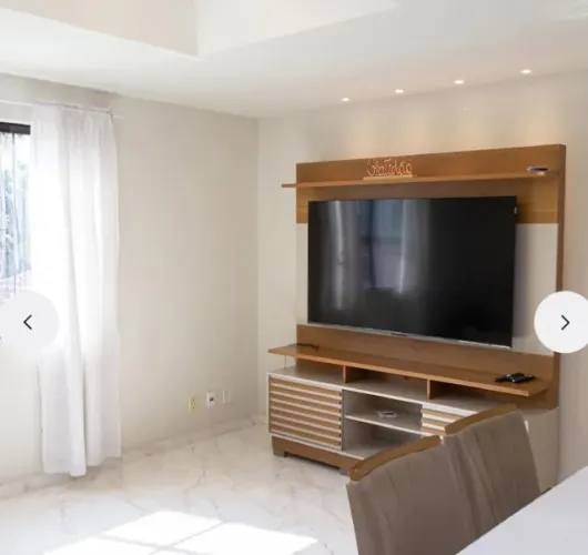 Apto 90m² c/ Varanda | 2 Quartos | Reformado | c/ armários | Vaga | Pedra de Guaratiba