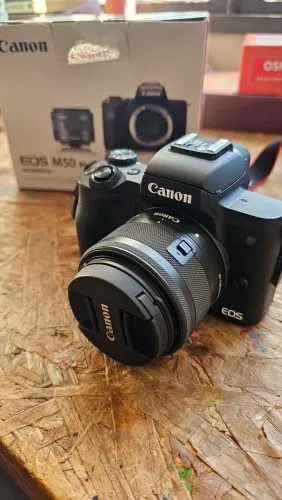 Canon EOS M50 Mark II + Lente EF-M 15-45mm | Seminova