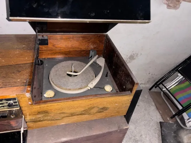 rádio vitrola  retrô 