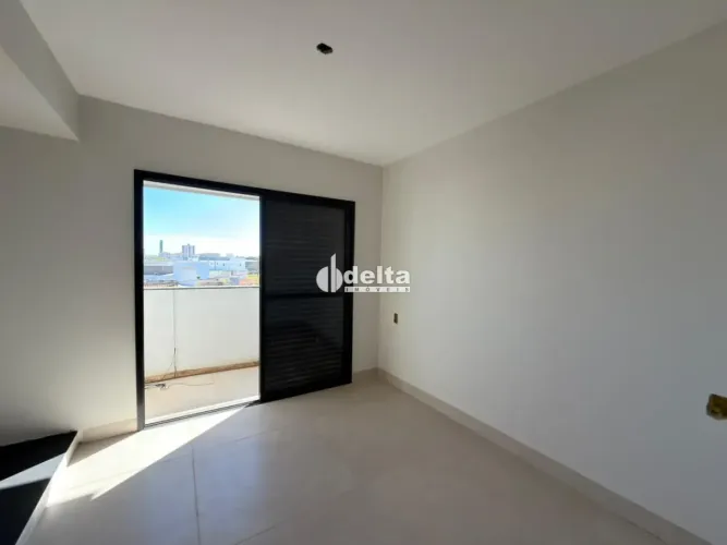 Apartamento com 3 quartos sendo 1 suíte disponível para venda no bairro Novo Mundo em Uber