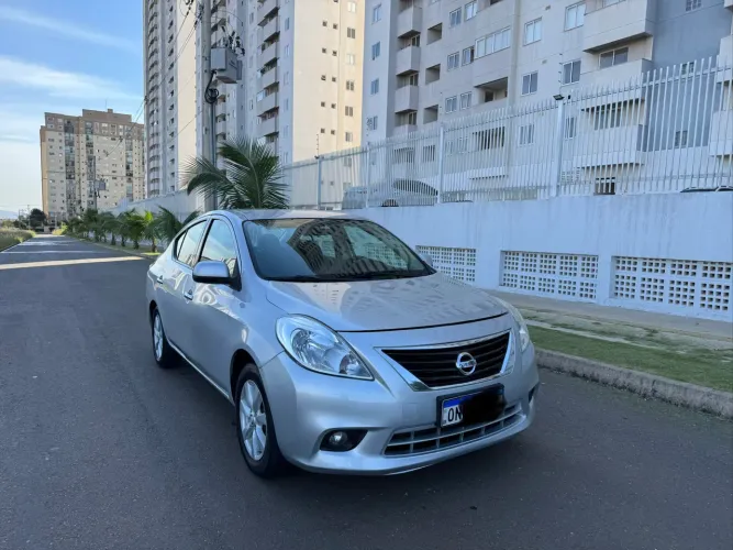 Nissan Versa SL 1.6 16V Flex Fuel 4P Mec. 2014