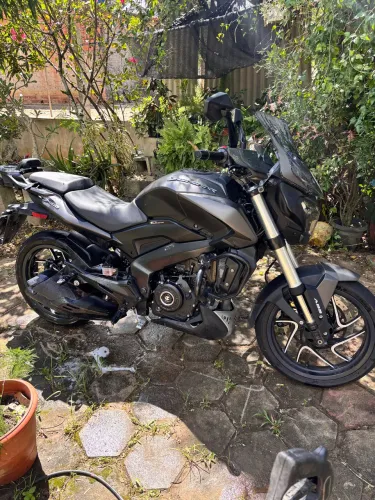 BAJAJ DOMINAR 400 2025 | 9.900 km | Garantia até 2028 | R$ 23.500