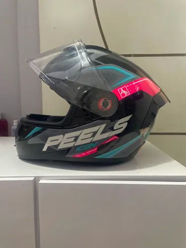 Capacete peels