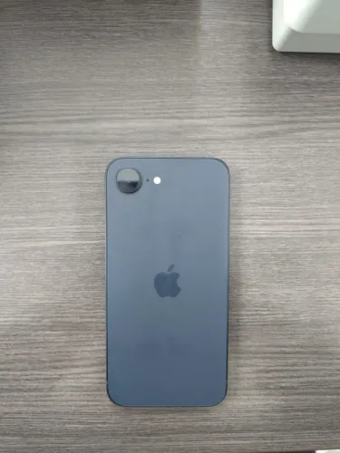 iPhone 16e (caixa + garantia)